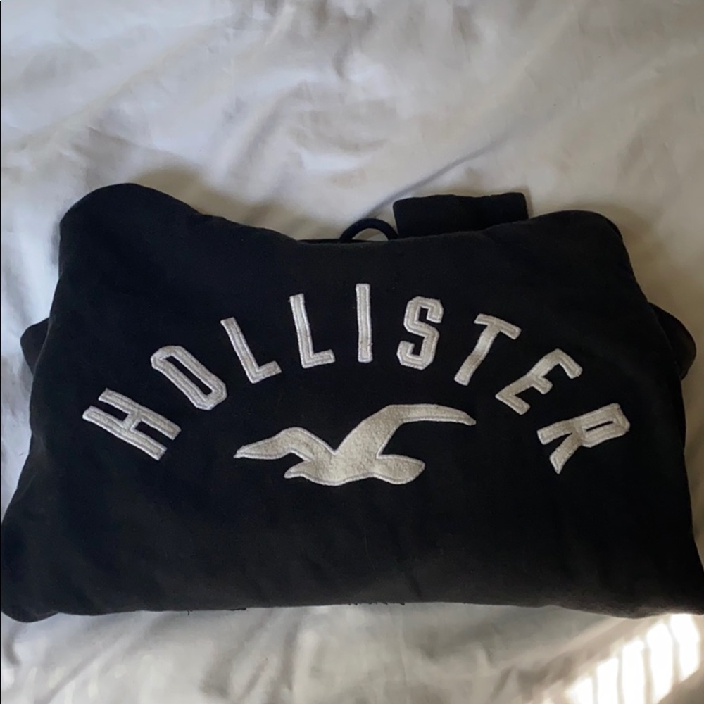 black hollister hoodie